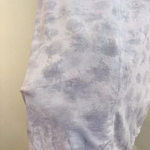 Lululemon Like New Collection White Splatter Printed Sleeveless Muscle Tank Top - Picture 9 of 9